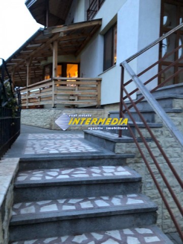 casa-de-vanzare-dpm-cu-450-mp-teren-finisata-si-utilata-complet-in-alba-iulia-zona-centru-12